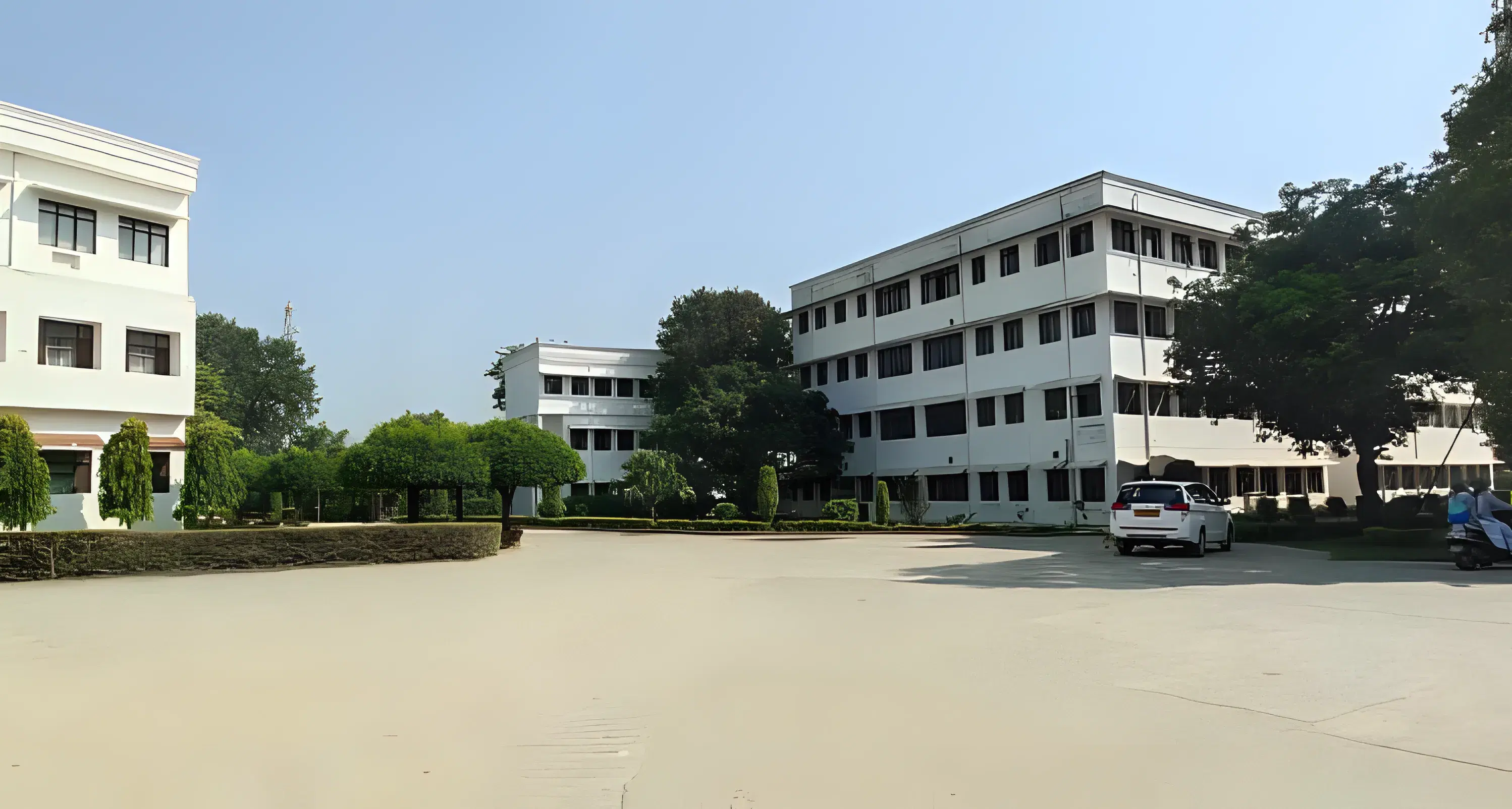 COER University campus photo 10